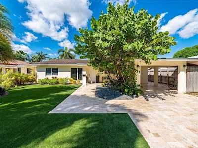 1913 NE 17th Way Fort Lauderdale, FL 33305