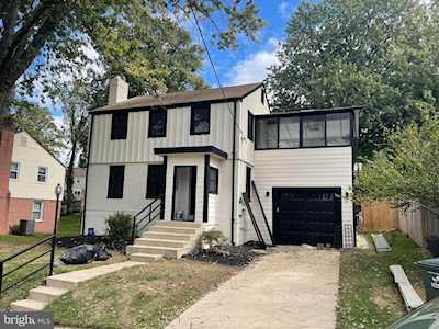 905 Patrick Henry Dr Arlington, VA 22205
