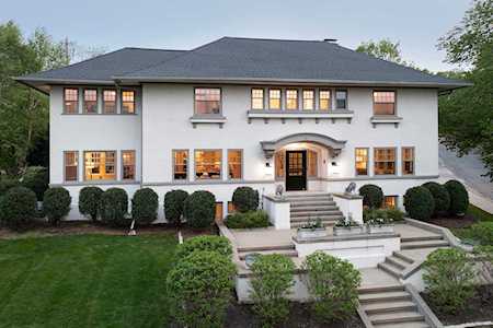 57 Groveland Terrace Minneapolis, MN 55403