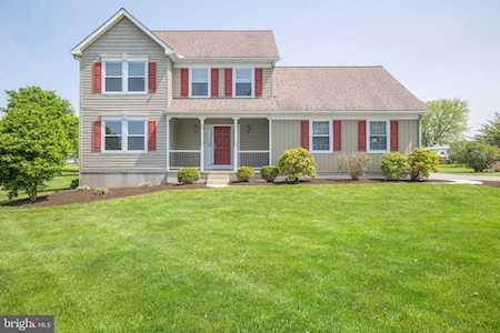 114 Fieldcrest Dr Cochranville, PA 19330
