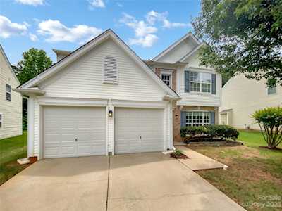 9233 Bellegarde Dr Charlotte, NC 28277