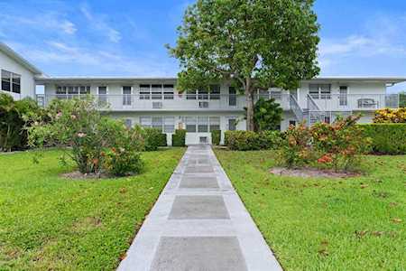 136 Sheffield F West Palm Beach, FL 33417
