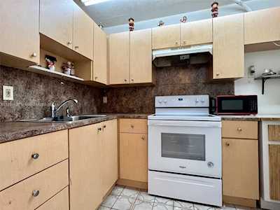 1051 SW 1st St #203 Miami, FL 33130