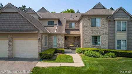 752 S Milford Rd Milford Vlg, MI 48381