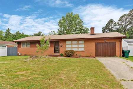 803 Catalina Dr Newport News, VA 23608