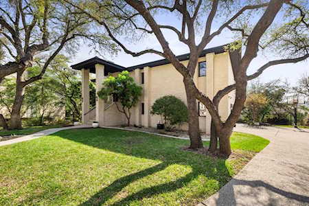 13 Camwood TRL The Hills, TX 78738