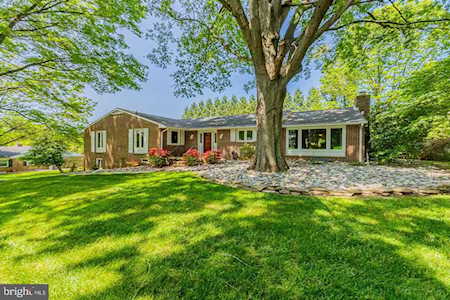 111 Quaker Hill Ln Hockessin, DE 19707