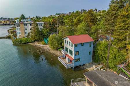 5631 Seaview Ave NW Seattle, WA 98107
