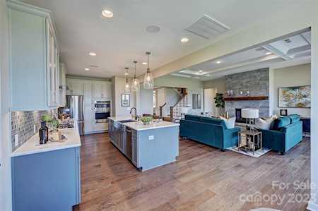 107 Winterberry St Mooresville, NC 28117