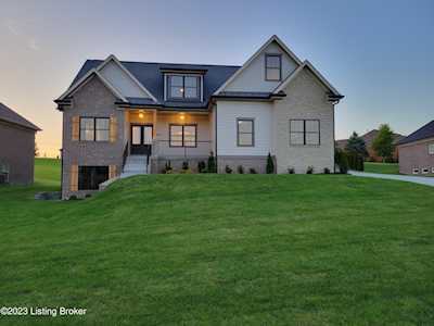 4610 Sams Ct Crestwood, KY 40014