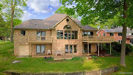 13325 Pomona Dr Fenton Twp, MI 48430