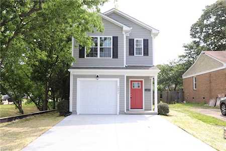 1801 Warfield St Chesapeake, VA 23324