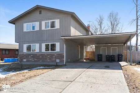 403 Camelot Dr Anchorage, AK 99508