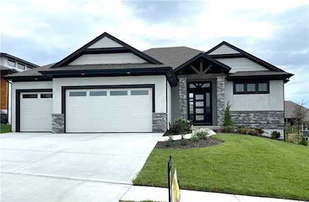 17329 Gillette St Overland Park, KS 66221