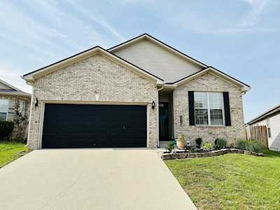 2729 Bay Cedar Cove Lexington, KY 40511