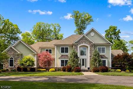 21 Whispering Woods Ln Bernards Twp., NJ 07920