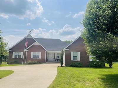 161 Cumberland Oaks Dr Tullahoma, TN 37388