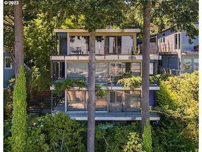 2420 SW Chelmsford AVE Portland, OR 97201