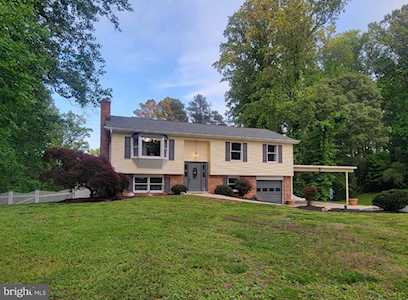 29950 Cross Woods Dr Mechanicsville, MD 20659