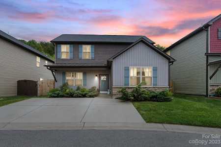 27 Mann Ln Fletcher, NC 28732
