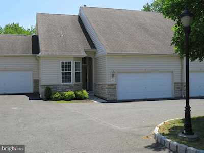 1205 London Ct #102 Warrington, PA 18976