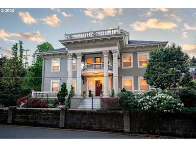 2329 SW Park PL Portland, OR 97205