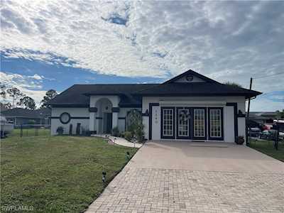 1140 W Golden Gate Blvd Naples, FL 34117