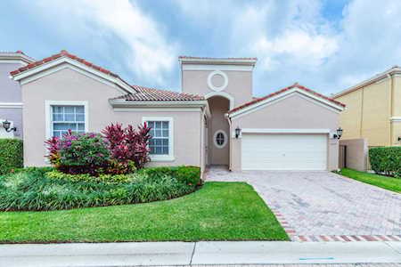6543 NW 43rd Terrace Boca Raton, FL 33496