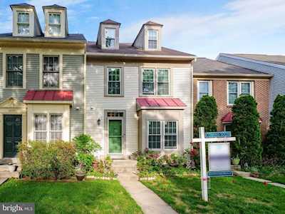 8459 Canyon Oak Dr Springfield, VA 22153