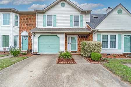 6 Lantern Way Portsmouth, VA 23703