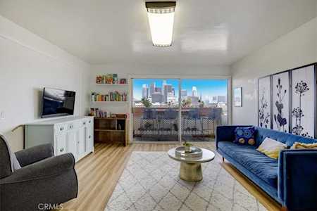 918 W College St #207 Los Angeles, CA 90012