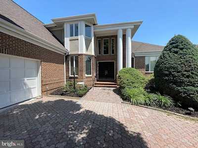 2631 Iron Forge Rd Herndon, VA 20171