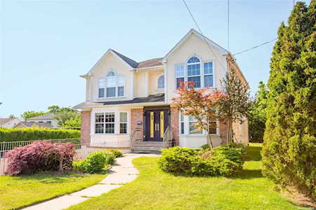66 Maple Street #A Roslyn Heights, NY 11577