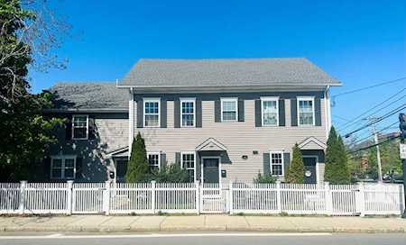 42 Lexington St #2 Waltham, MA 02452