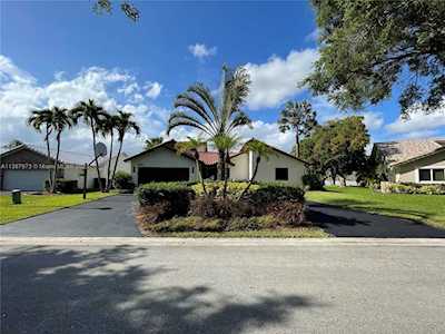 8813 NW 57th Ct Coral Springs, FL 33067