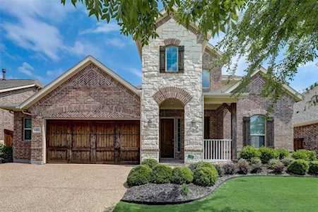 821 Wilmington Lane Aubrey, TX 76227