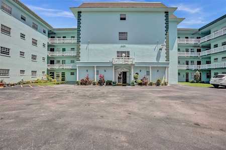 4401 NW 41st St #101 Lauderdale Lakes, FL 33319