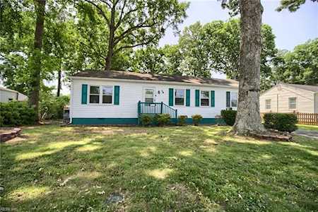 16 Sinton Rd Newport News, VA 23601