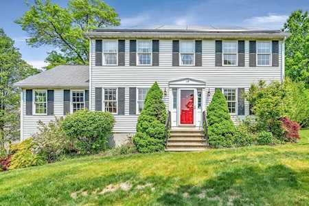 18 Nathan Drive Clinton, MA 01510