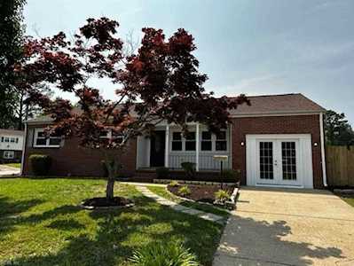 453 Bonifay Dr Hampton, VA 23666