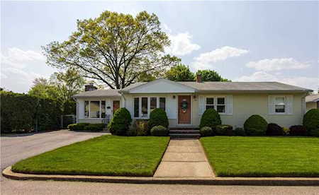 43 Whipple Ct North Providence, RI 02911