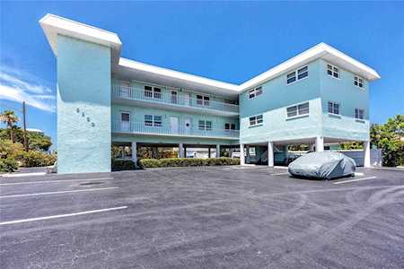 8200 Bayshore Dr #4 Treasure Island, FL 33706