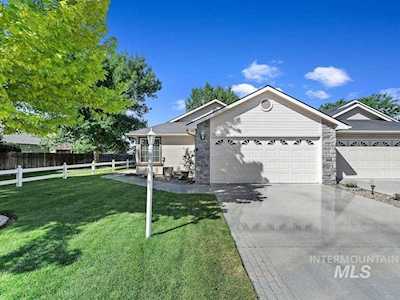 2021 N Interlachen Meridian, ID 83646
