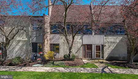 4918 Oxford Ct Bensalem, PA 19020