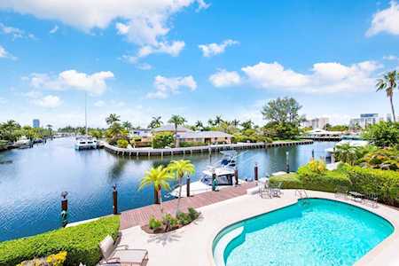 642 Oleander Dr Hallandale Beach, FL 33009