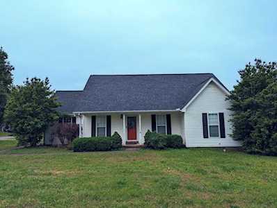 2211 Centertree Dr Murfreesboro, TN 37128