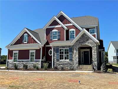1102 Founders Pointe Trl Carrollton, VA 23314