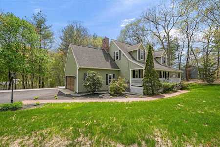 17 Winslow Farm Rd Hudson, NH 03051