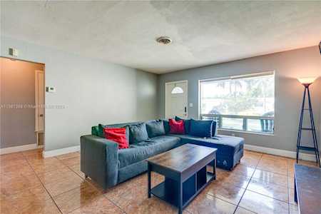 4231 NW 44th St Lauderdale Lakes, FL 33319