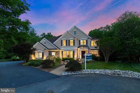 8501 Idylwood Valley Place Vienna, VA 22182